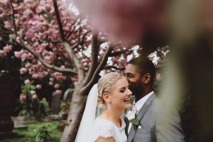 spring-flowers-wedding-newlyweds-leicestershire