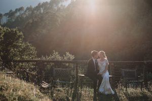 italian-wedding-bride-groom-sunlight